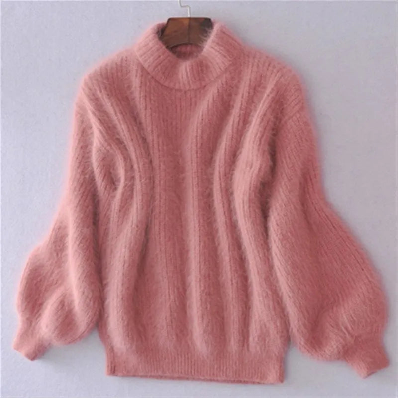 Jessica – Timeless Cold Turtleneck