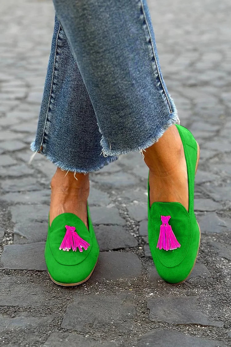 Sue – Elegant Green Loafer with Pink Fringes