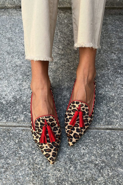 Sophie – Elegant Pointed Loafer with Red Tassels