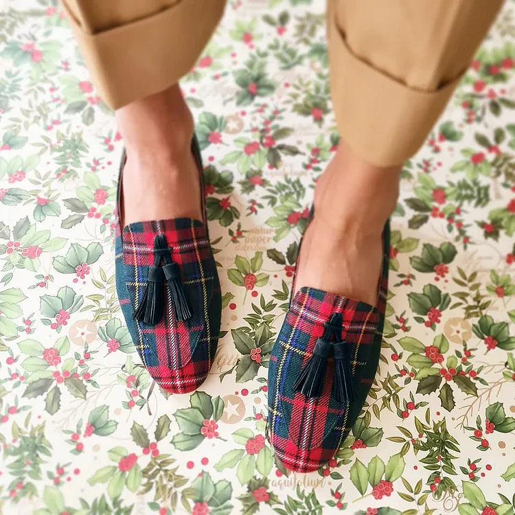 Susie – Elegant Scottish Chic Loafers with Tassels