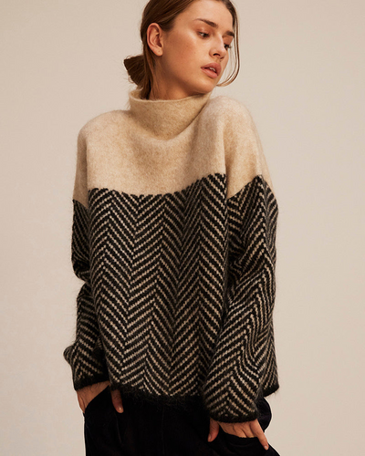 Malene – Timeless Cotton Turtleneck Sweater