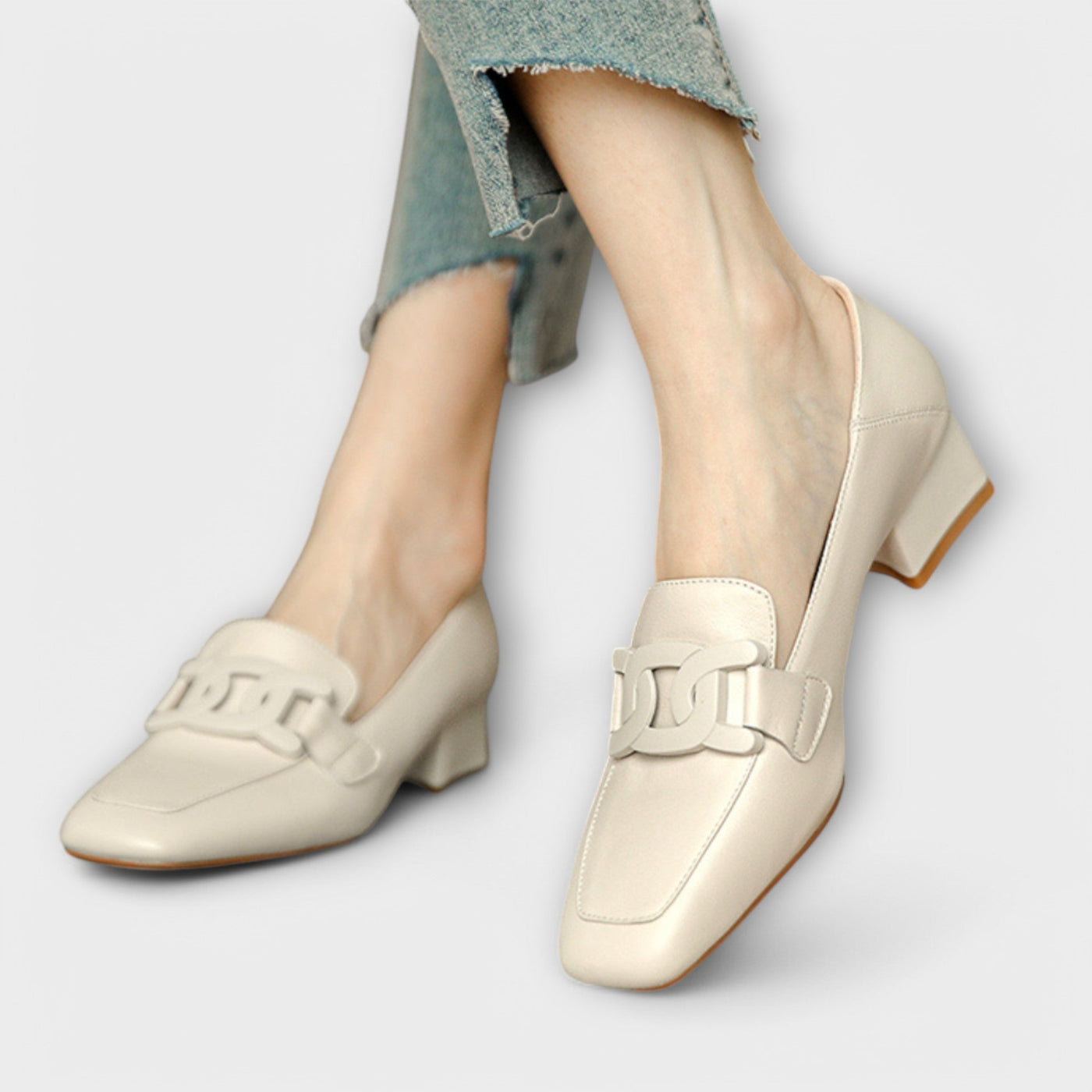 Monika – Elegant Suede Loafer