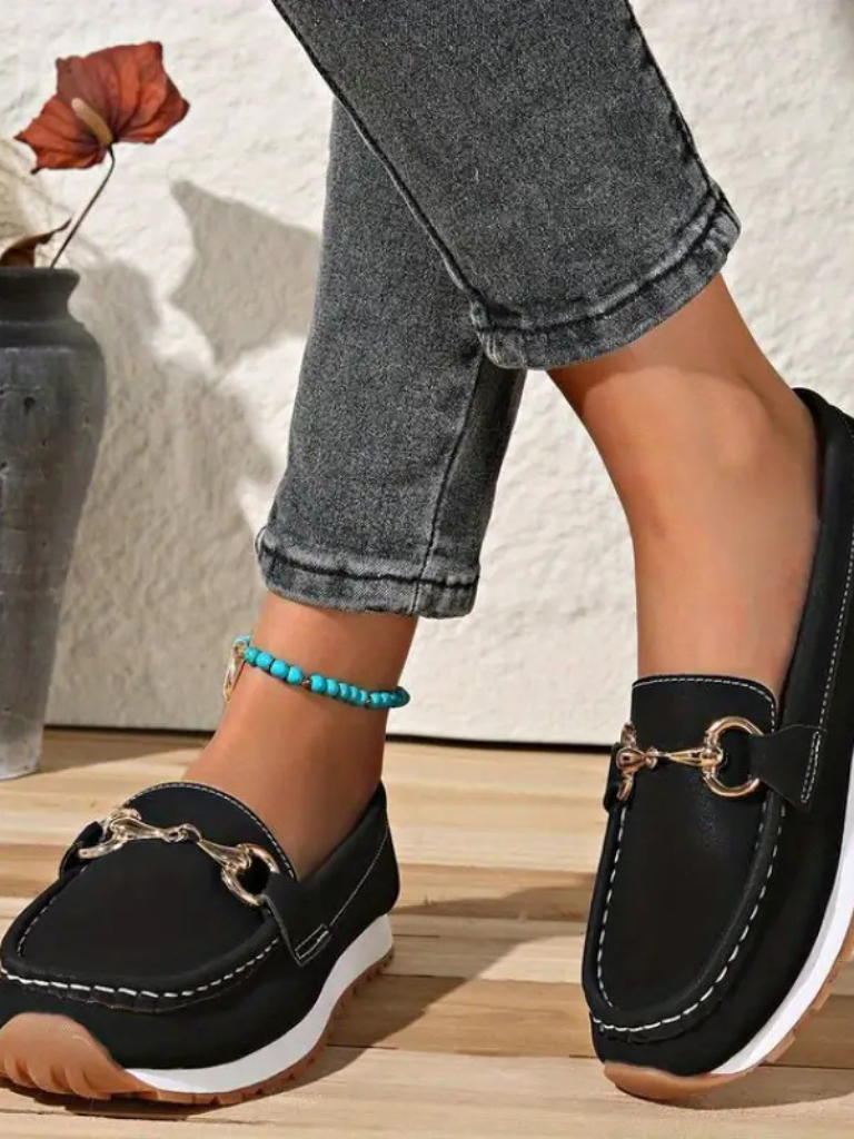 ISLA – Elegant Chain Detail Loafer