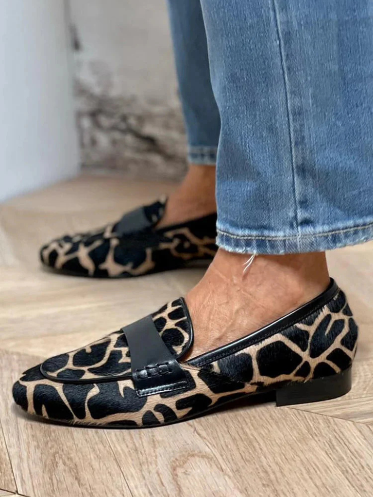 SAVANNA – Elegant Luxe Loafer