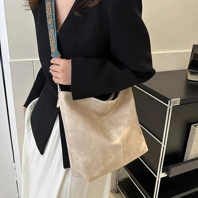 Embjørg | Classic shoulder bag with adjustable patterned strap