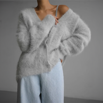 Luna – Timeless Cashmere Cardigan