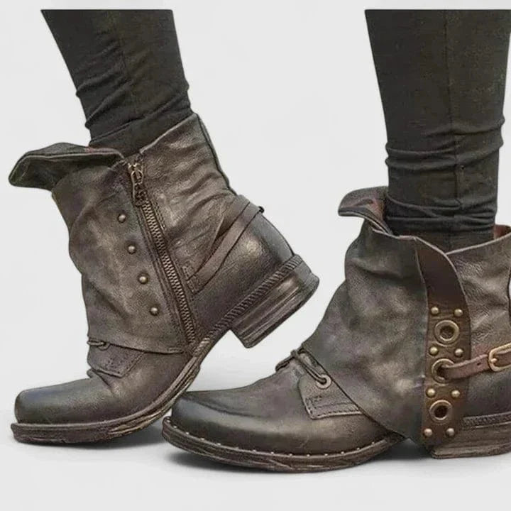 Savannah – Elegant Rivet Boots