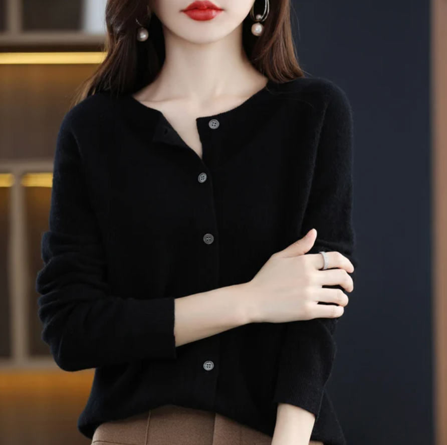 Annika – Elegant Cozy Sweater