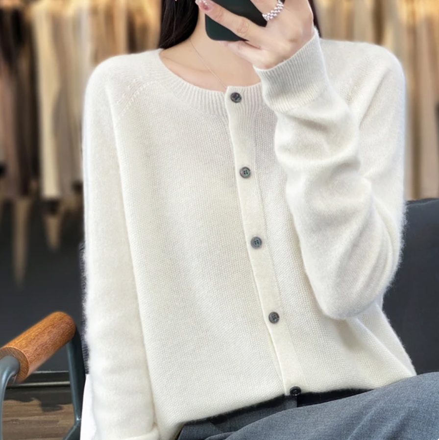 Annika – Elegant Cozy Sweater