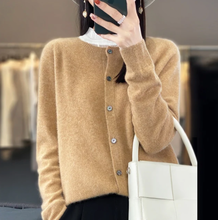 Annika – Elegant Cozy Sweater