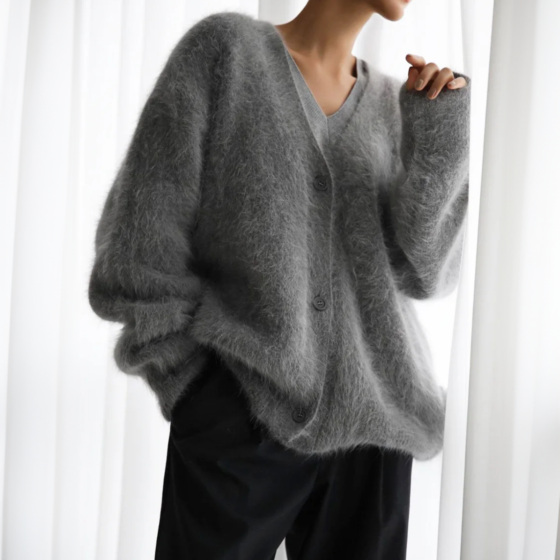 Luna – Timeless Cashmere Cardigan