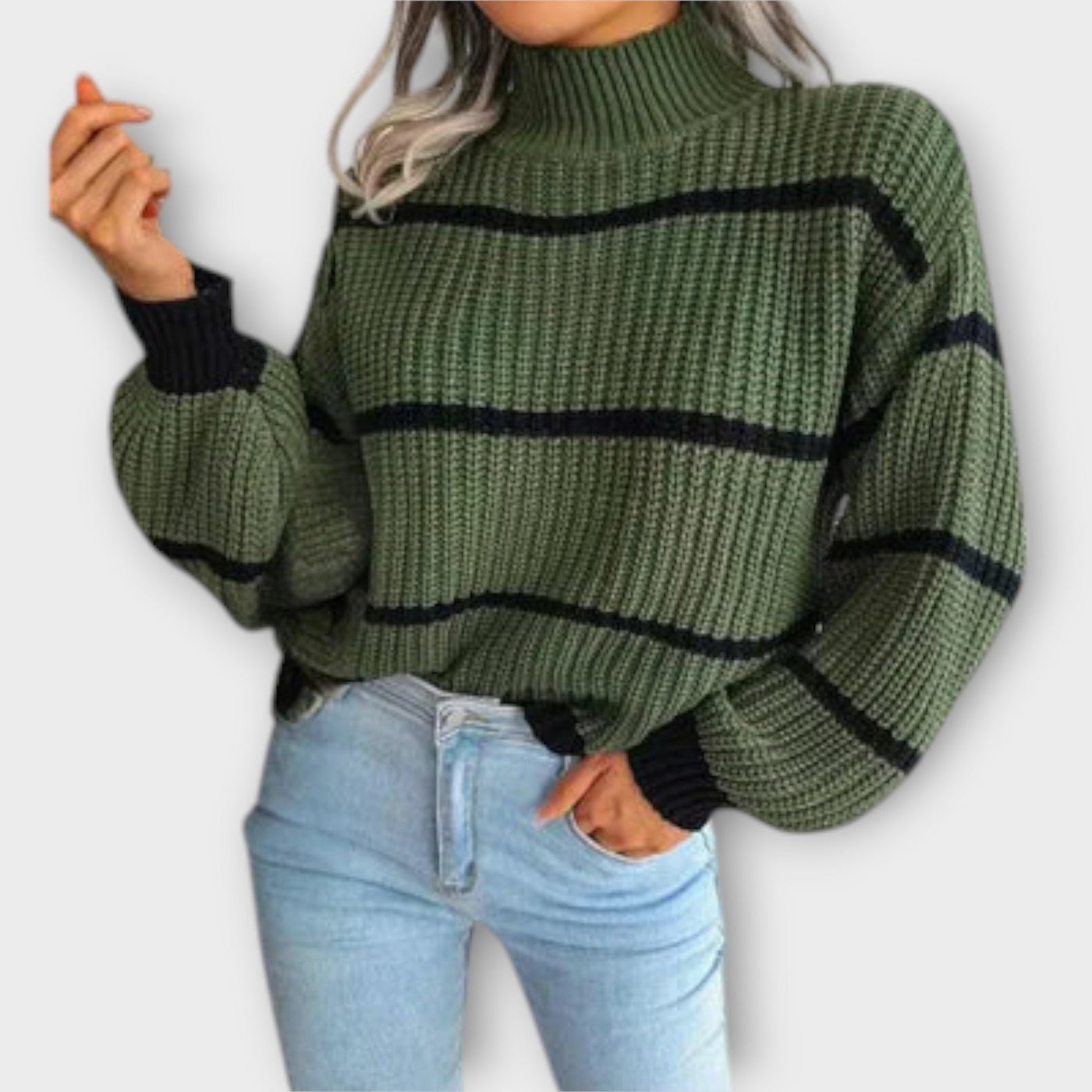 Amelith – Elegant Striped Turtleneck Sweater