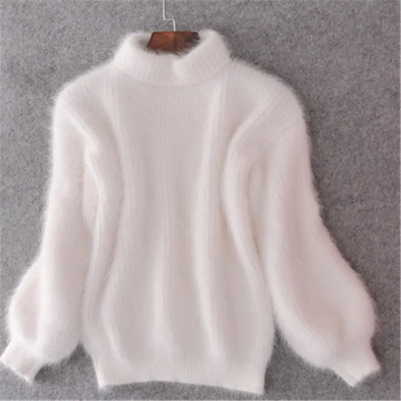 Jessica – Timeless Cold Turtleneck