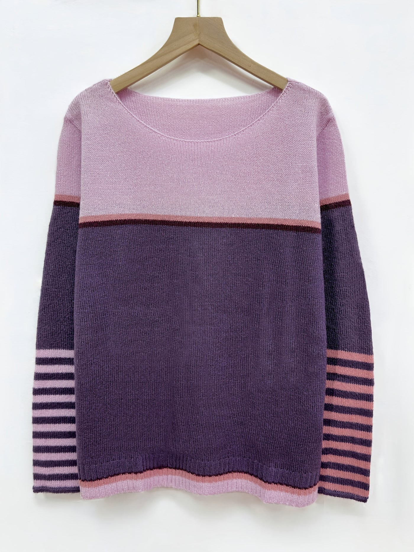 Katharina – Elegant Striped Sweater