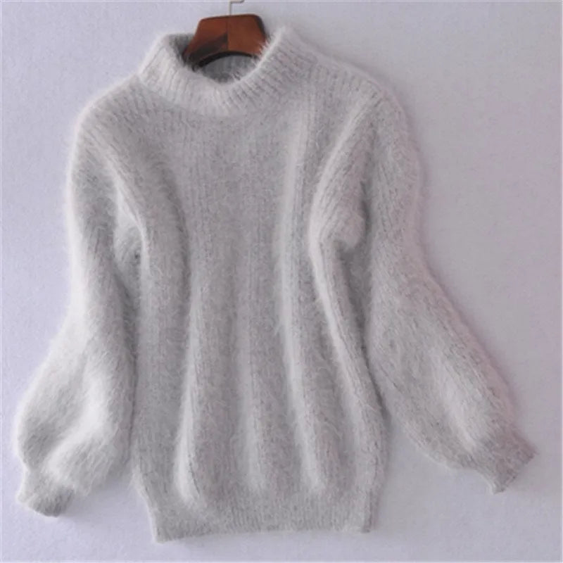 Jessica – Timeless Cold Turtleneck