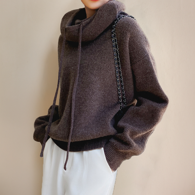 Lia – Timeless Elegant Turtleneck Sweater