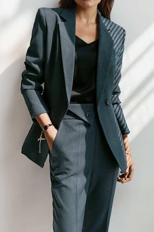 Veronica – Elegant Prestige Blazer Set