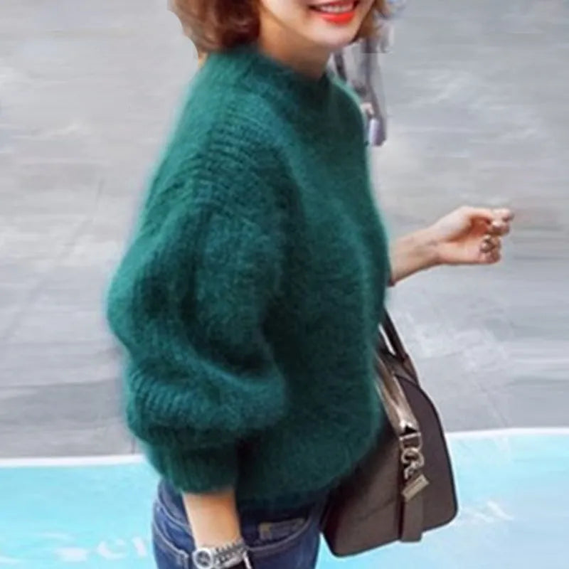 Jessica – Timeless Cold Turtleneck