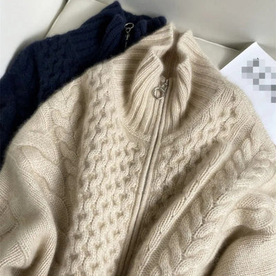Cozy – Timeless Cable-Knit Cardigan