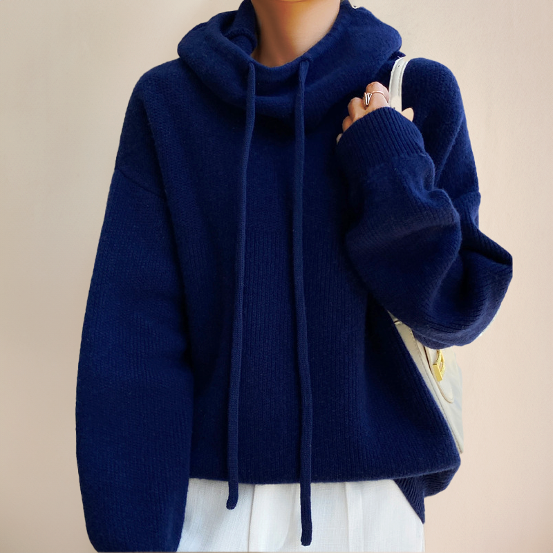 Lia – Timeless Elegant Turtleneck Sweater