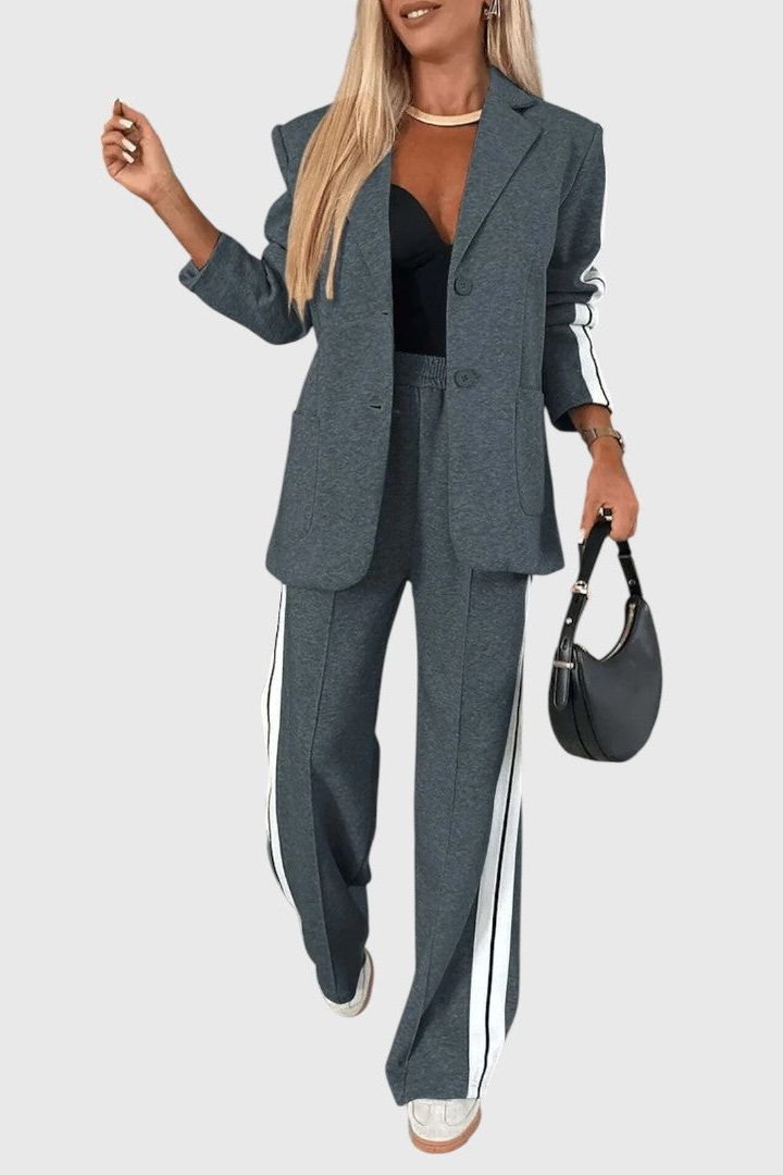 Kendall – Elegant Striped Set