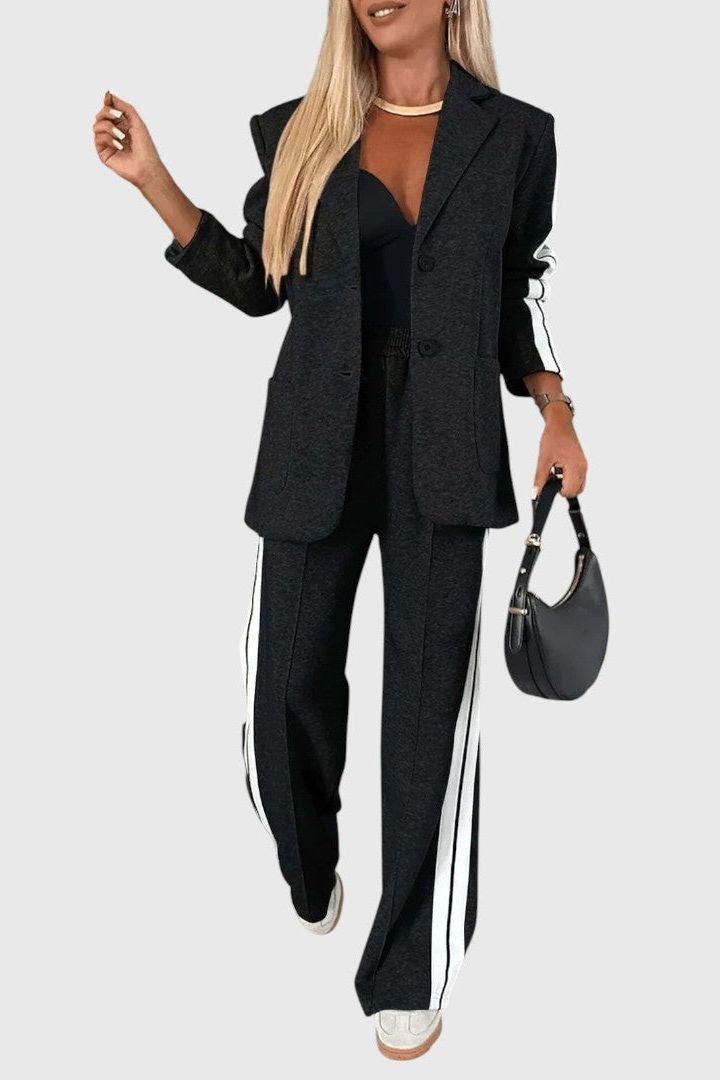 Kendall – Elegant Striped Set